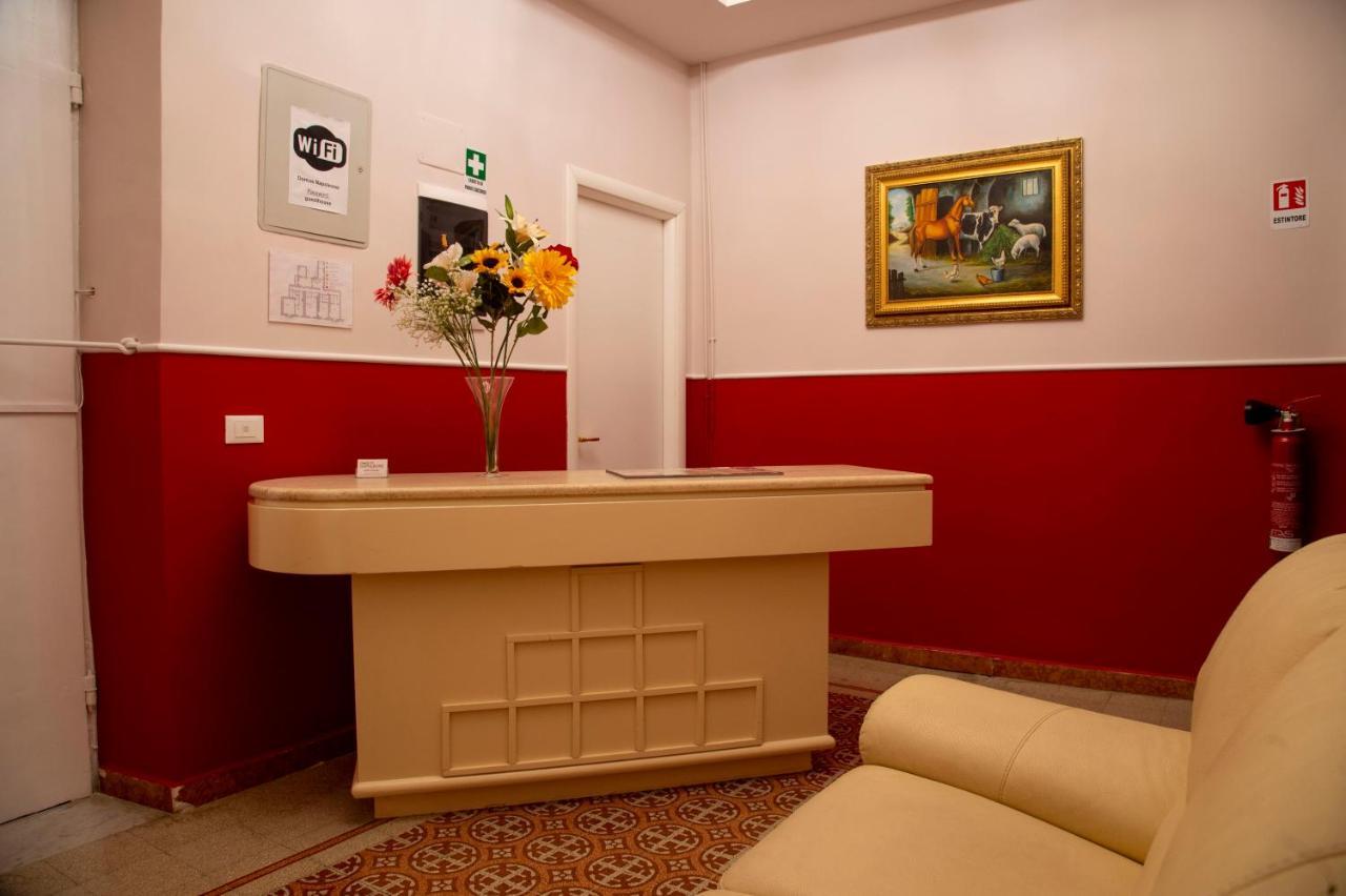 Domus Napoleone Hotell Rom Exteriör bild