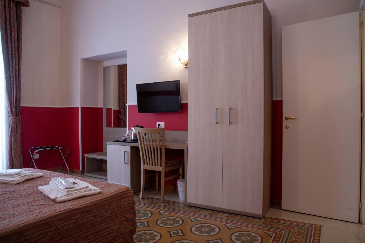 Domus Napoleone Hotell Rom Exteriör bild