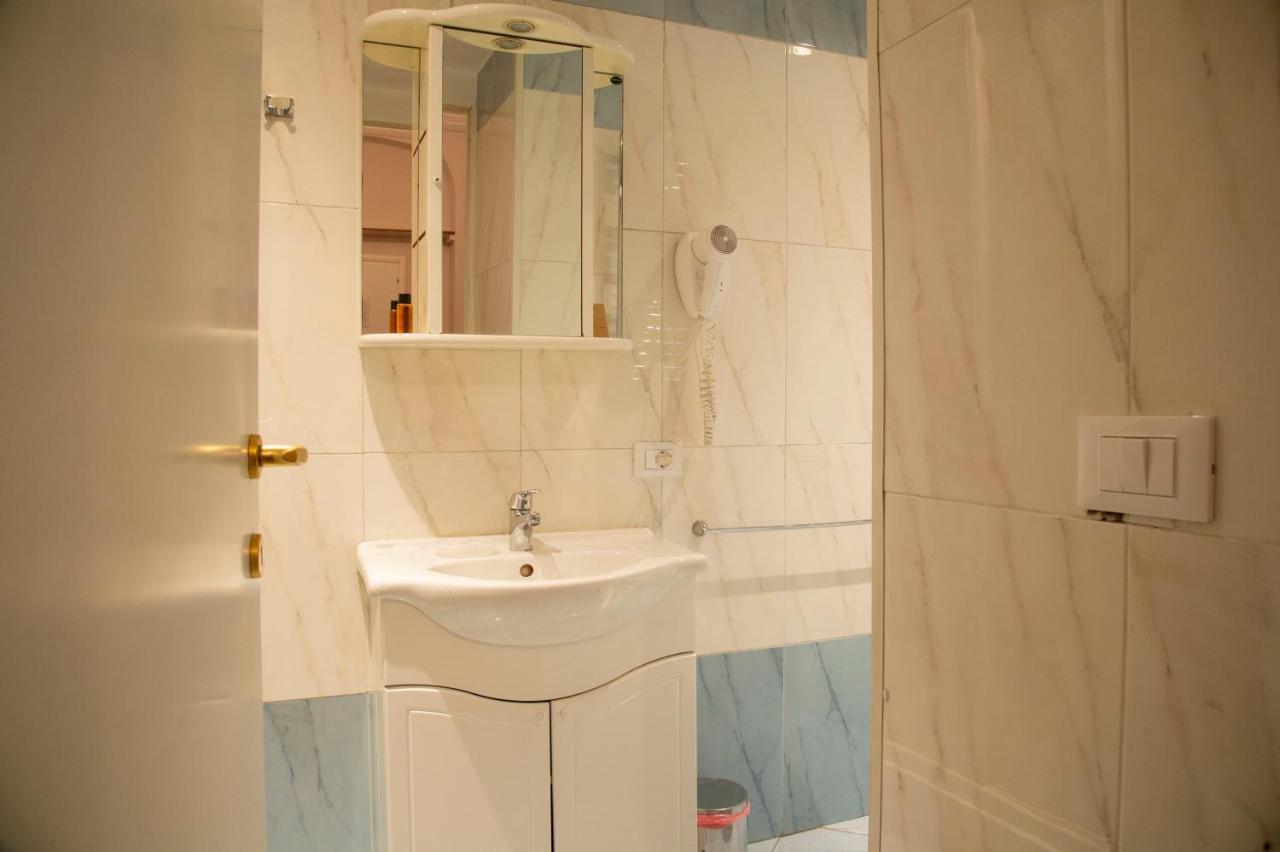Domus Napoleone Hotell Rom Exteriör bild