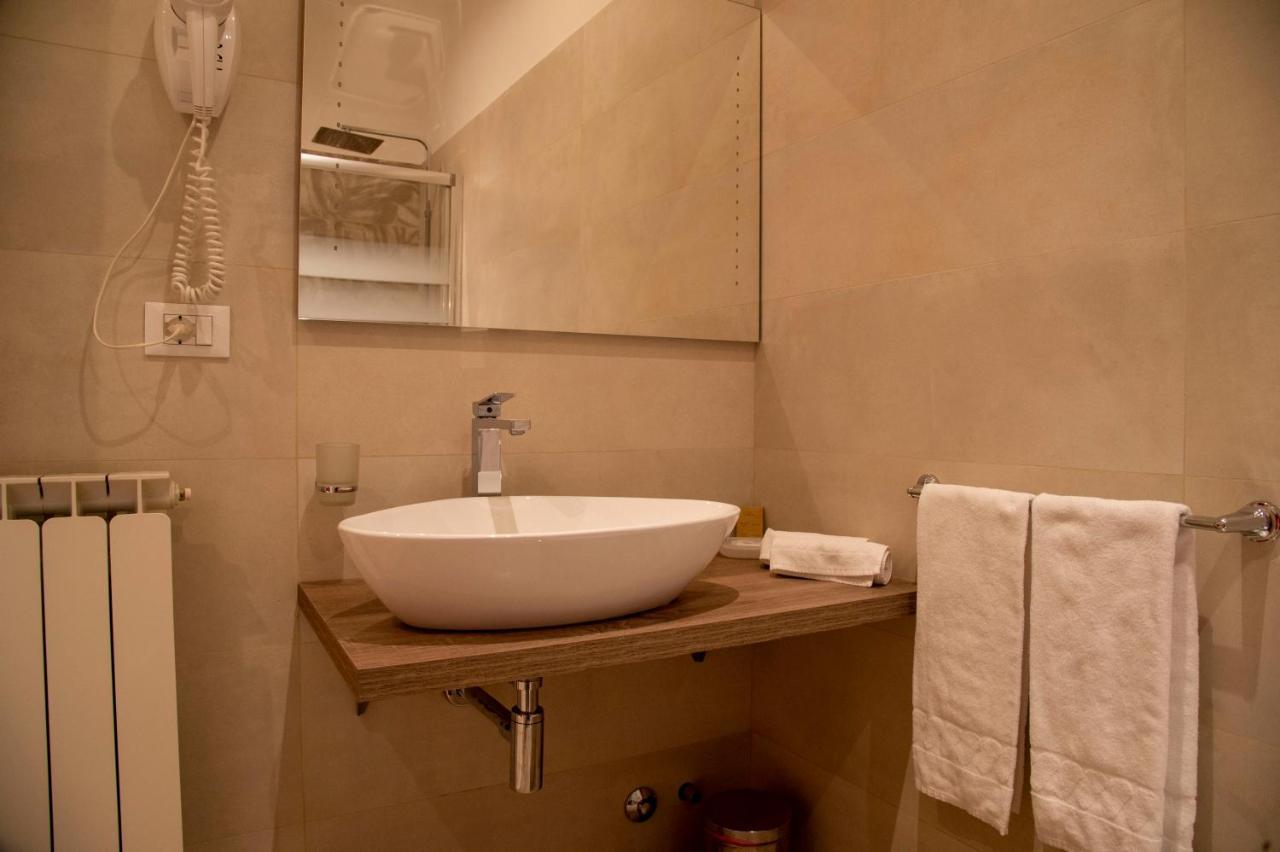 Domus Napoleone Hotell Rom Exteriör bild