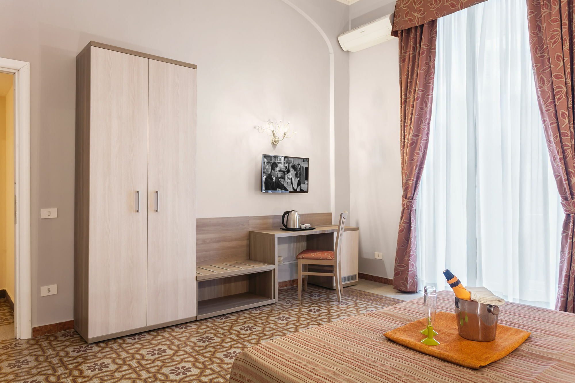Domus Napoleone Hotell Rom Exteriör bild